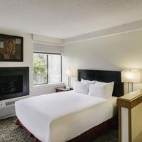 Mountain Side Hotel Whistler by Executive