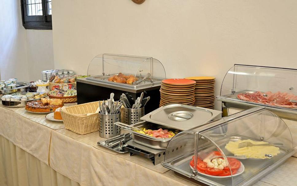 Buffet Photo