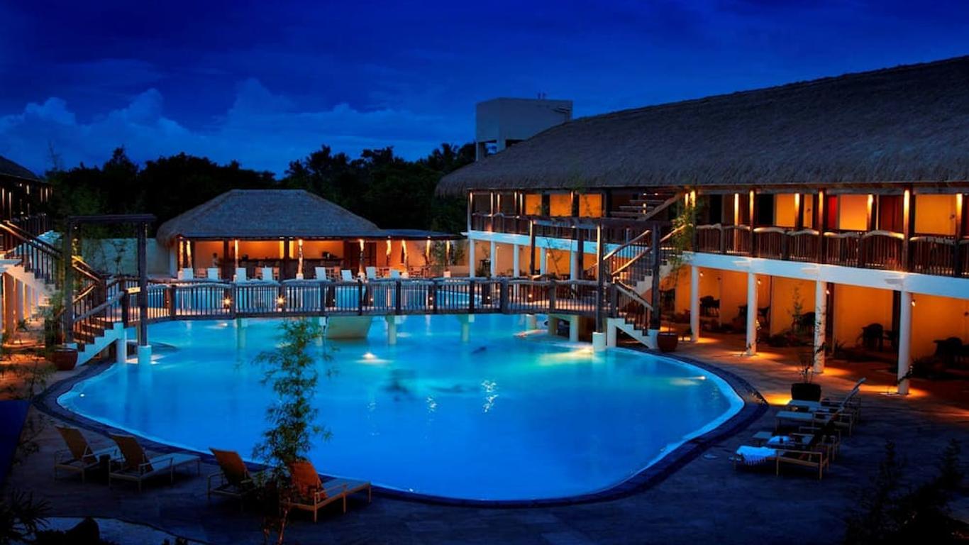 Bluewater Panglao Beach Resort