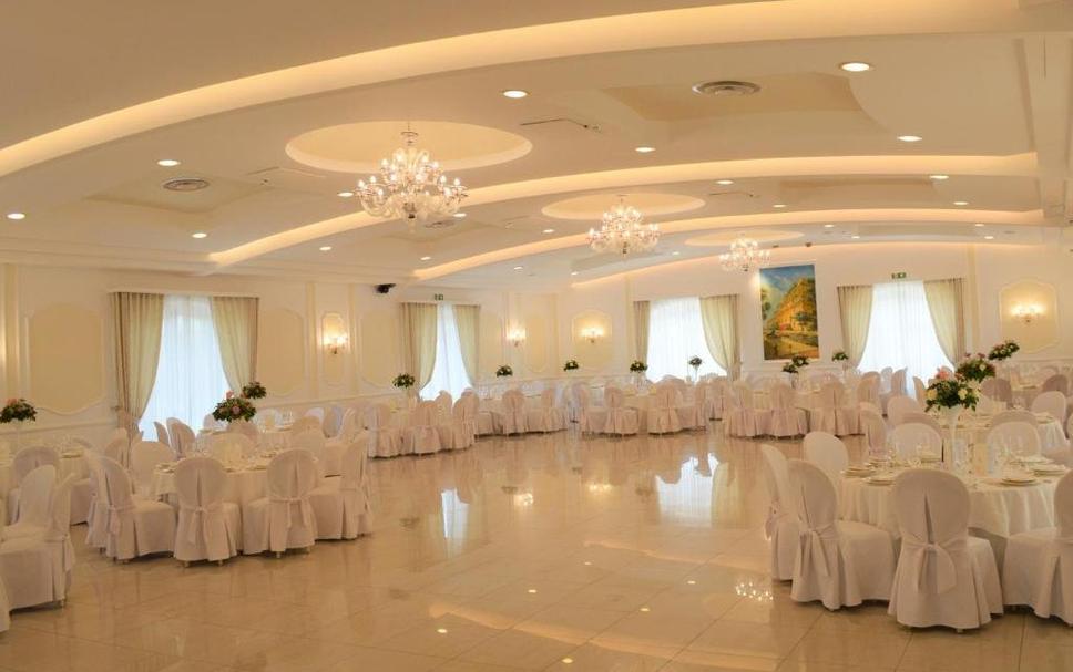 Banquet hall Photo