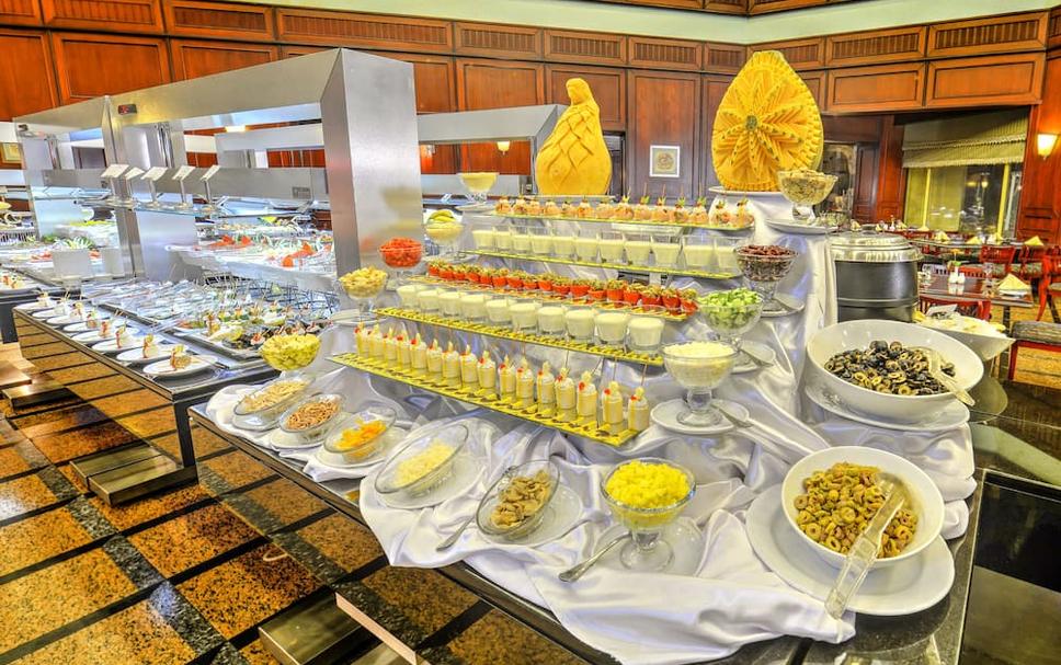 Buffet Photo